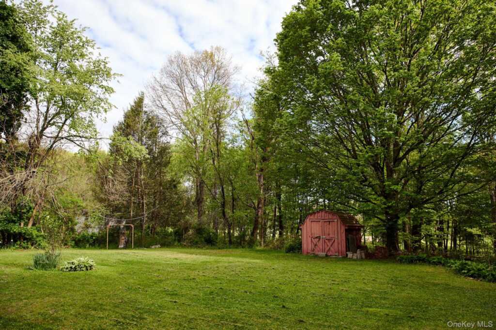 3 Tiiu Drive, New Paltz, NY 12561 - Photo 5 of 24