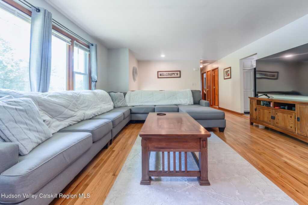 105 Alda Drive, Kingston, NY 12401 - Photo 11 of 42