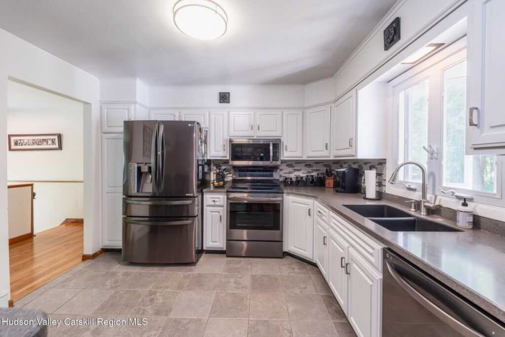 105 Alda Drive, Kingston, NY 12401 - Photo 19 of 42
