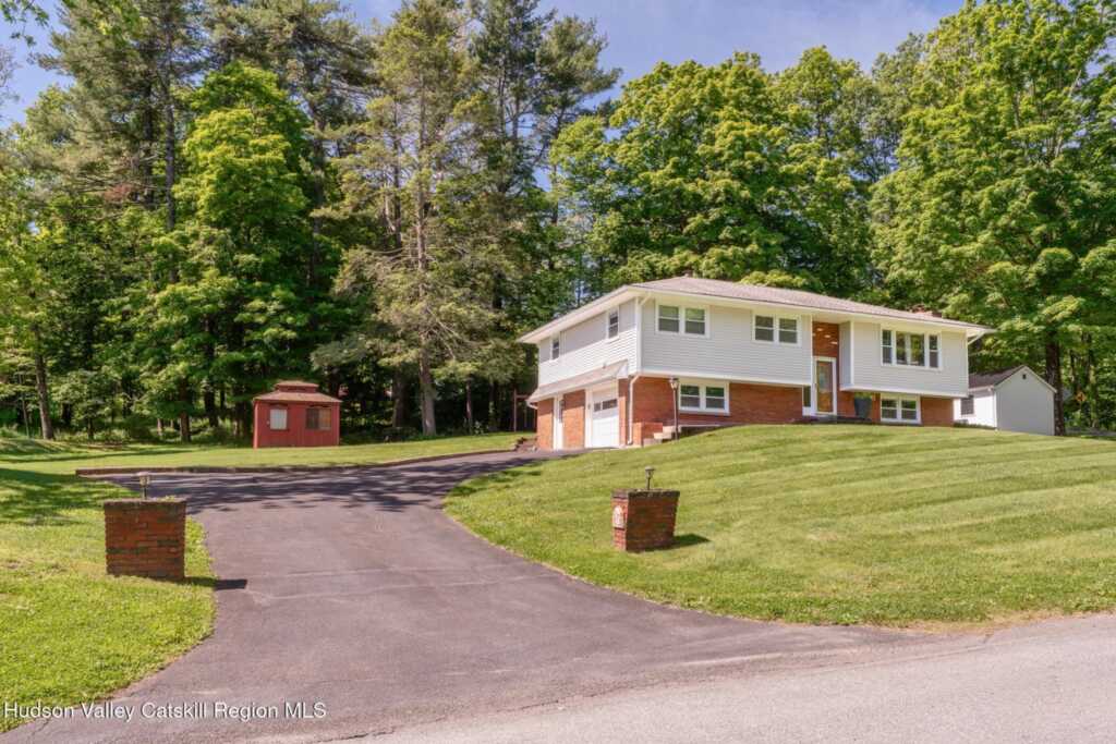 105 Alda Drive, Kingston, NY 12401 - Photo 2 of 42