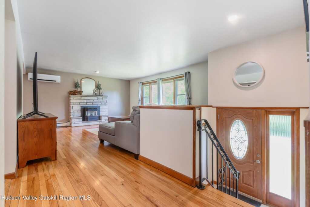 105 Alda Drive, Kingston, NY 12401 - Photo 6 of 42