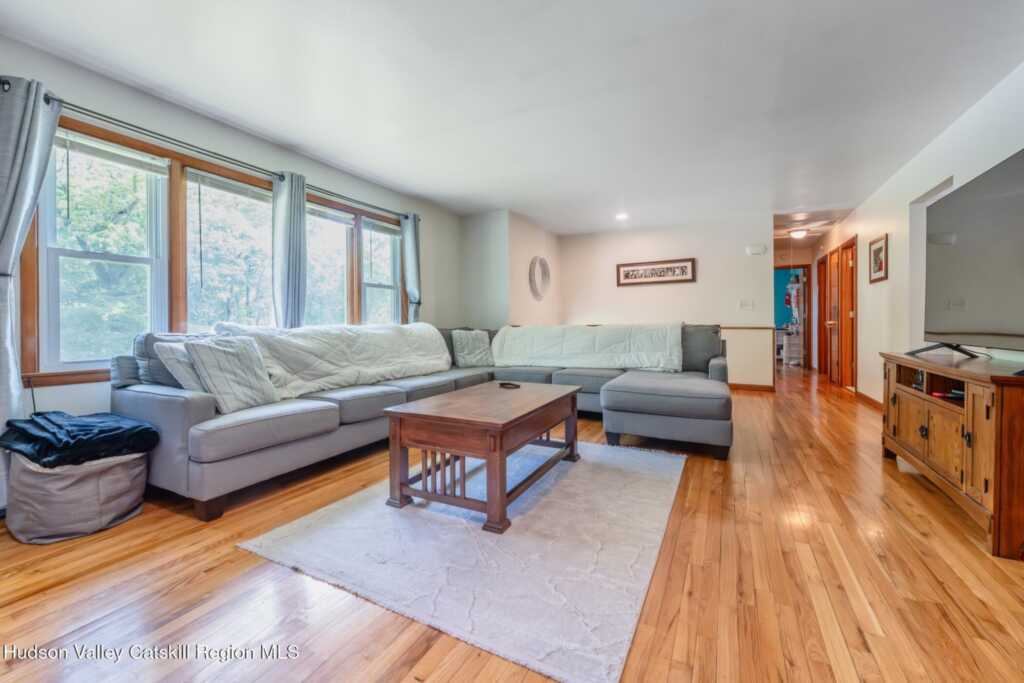 105 Alda Drive, Kingston, NY 12401 - Photo 8 of 42