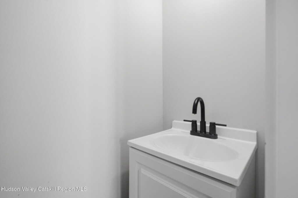 154 Foxhall Avenue, Kingston, NY 12401 - Photo 23 of 26