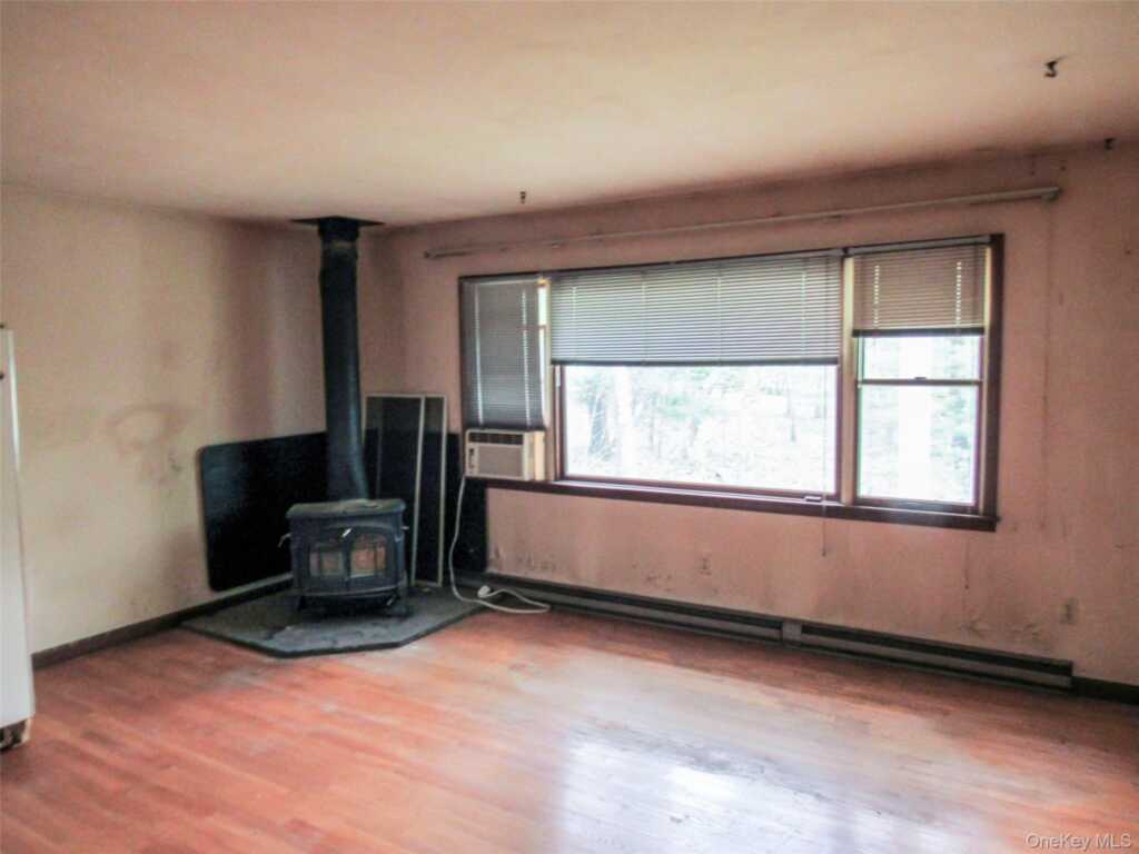 1079 Josephs Boulevard, Saugerties, NY 12477 - Photo 15 of 39