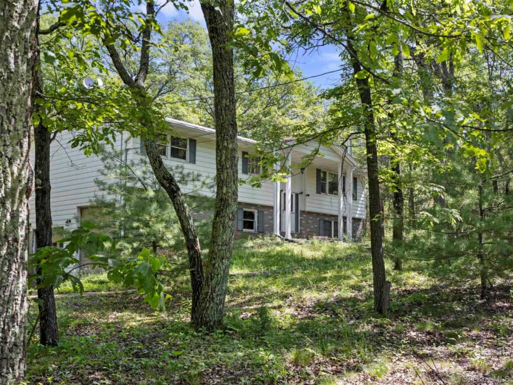 1079 Josephs Boulevard, Saugerties, NY 12477 - Photo 26 of 39