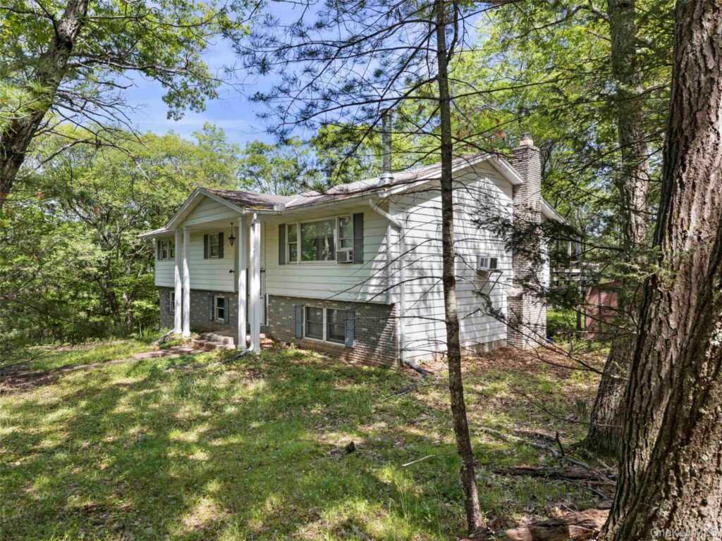 1079 Josephs Boulevard, Saugerties, NY 12477 - Photo 27 of 39