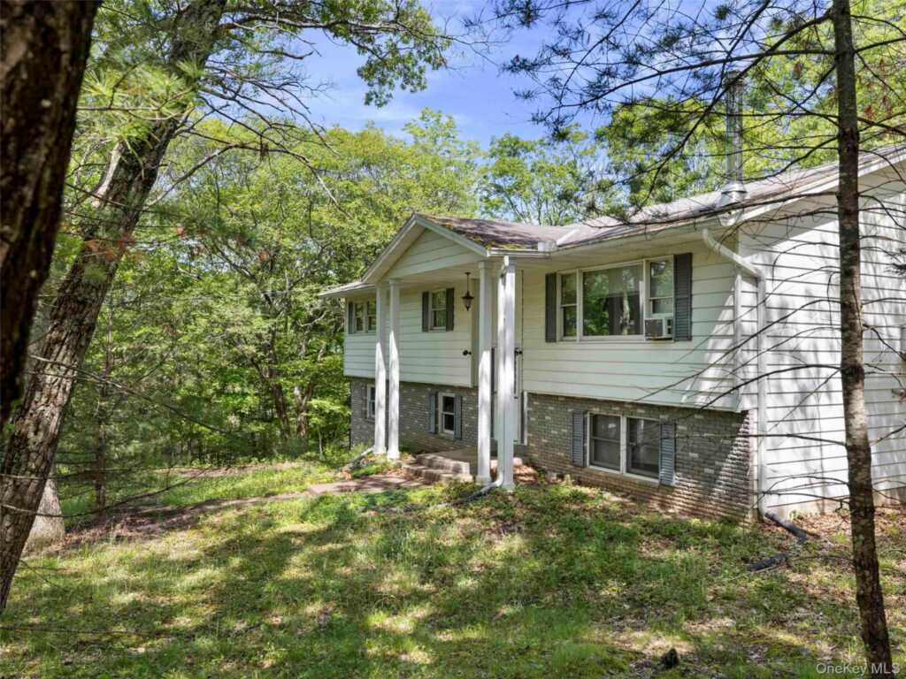 1079 Josephs Boulevard, Saugerties, NY 12477 - Photo 28 of 39