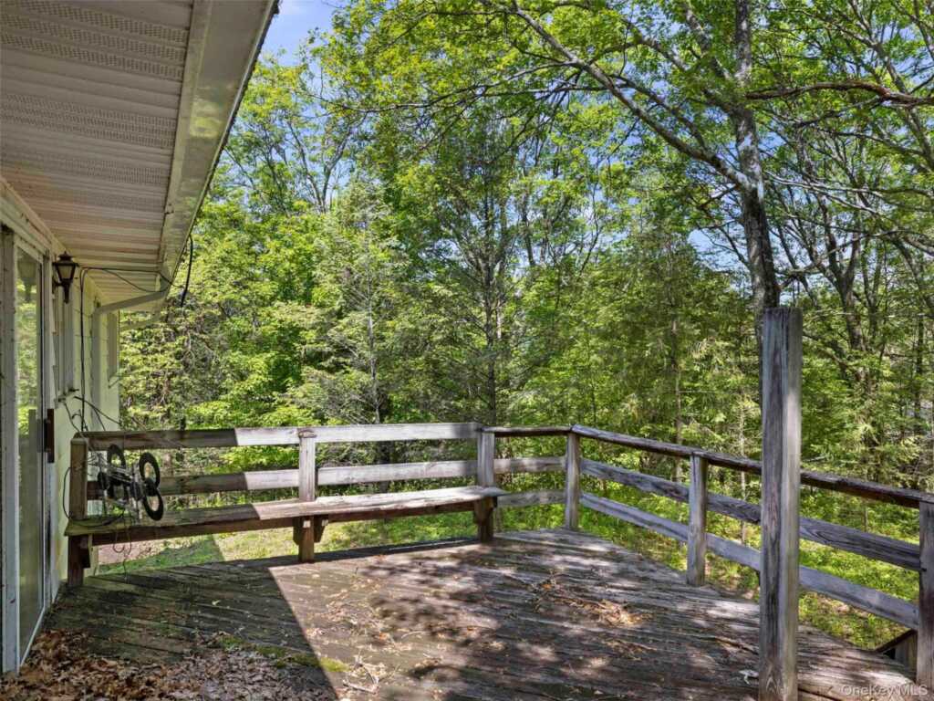 1079 Josephs Boulevard, Saugerties, NY 12477 - Photo 31 of 39