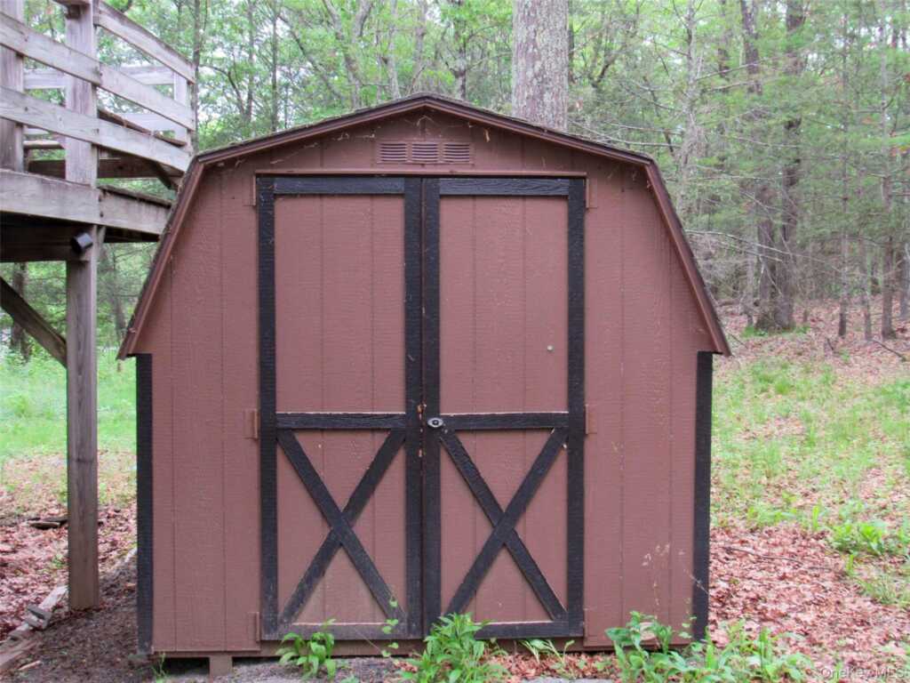 1079 Josephs Boulevard, Saugerties, NY 12477 - Photo 8 of 39