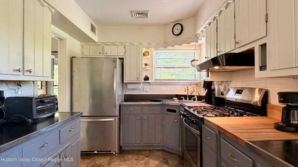 91 Mountain Rest Road, New Paltz, NY 12561 - Photo 5 of 24