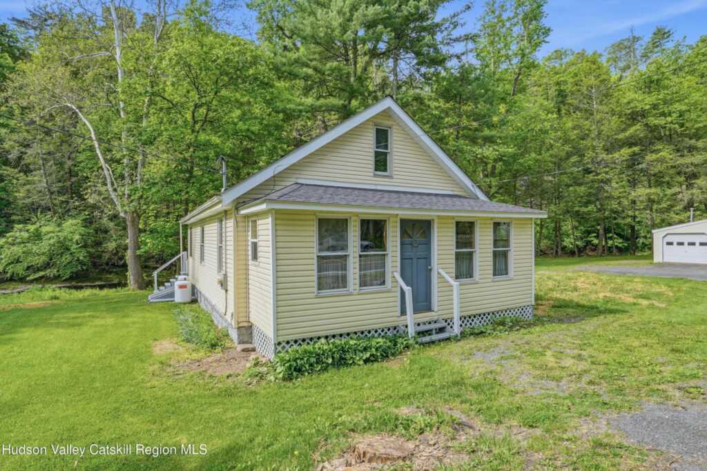 755 Glasco Turnpike, Saugerties, NY 12477 - Photo 2 of 25