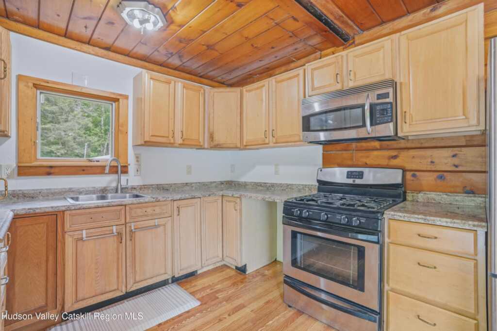 755 Glasco Turnpike, Saugerties, NY 12477 - Photo 22 of 25