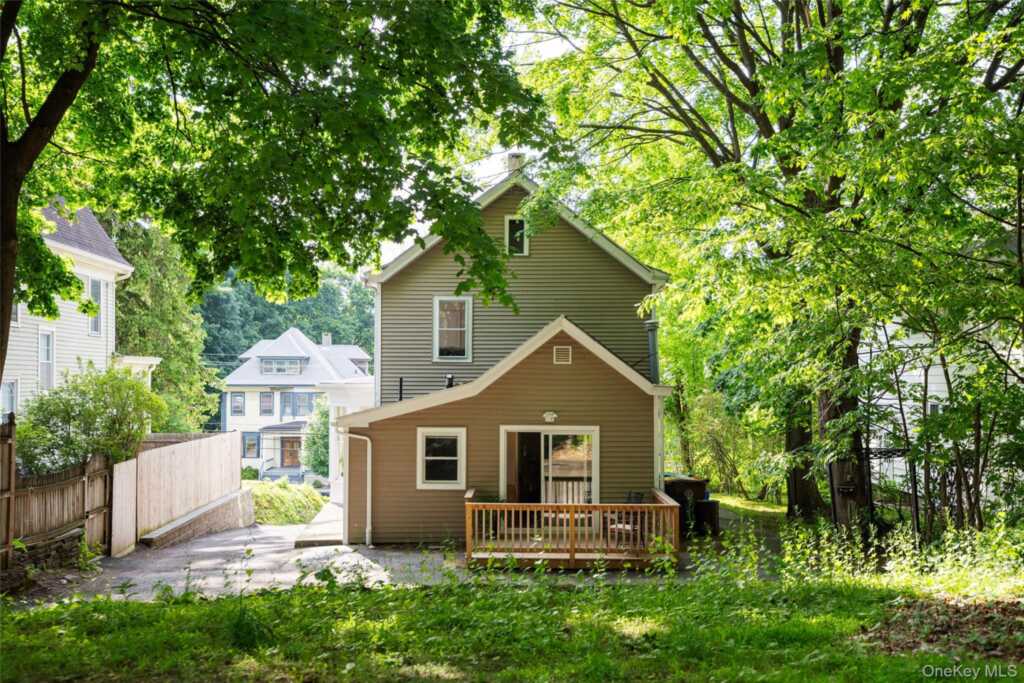 102 Clifton Avenue, Kingston, NY 12401 - Photo 26 of 32