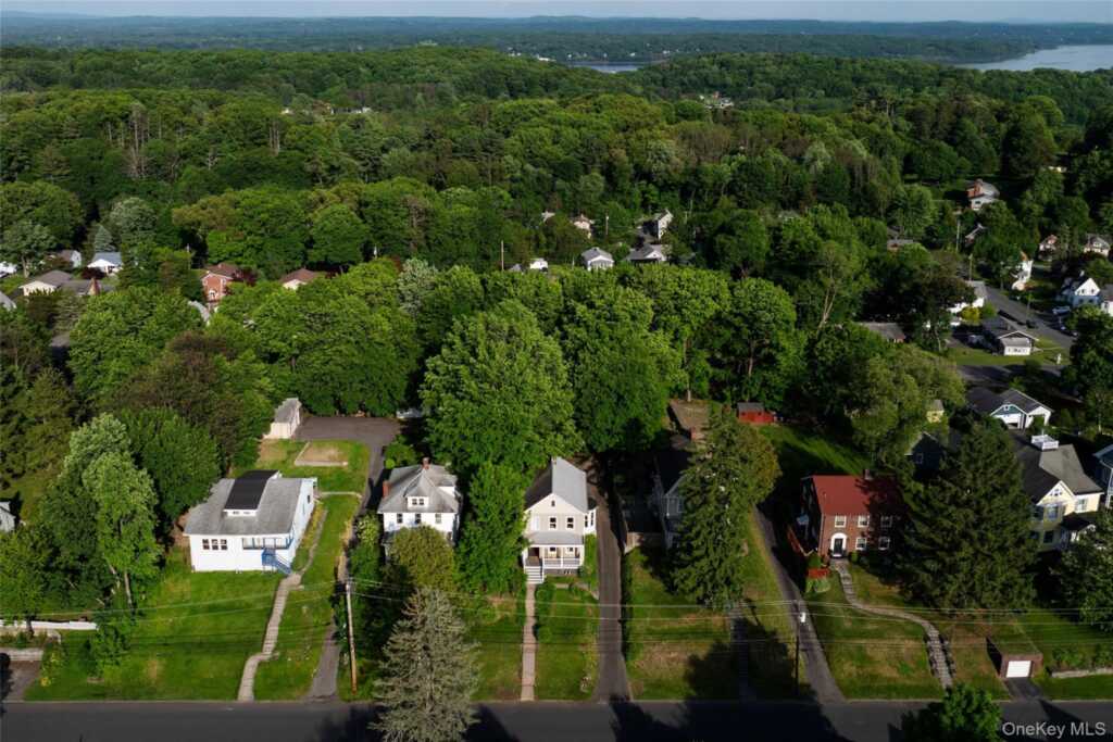 102 Clifton Avenue, Kingston, NY 12401 - Photo 27 of 32