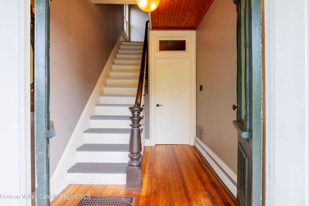 102 Clifton Avenue, Kingston, NY 12401 - Photo 15 of 32