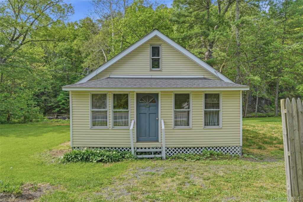 755 Glasco Turnpike, Saugerties, NY 12477 - Photo 3 of 22
