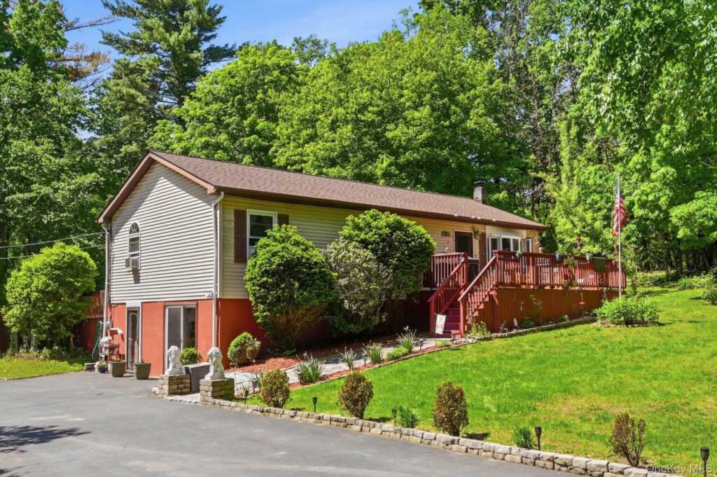 13 Diamond Court, Saugerties, NY 12477 - Photo 3 of 32