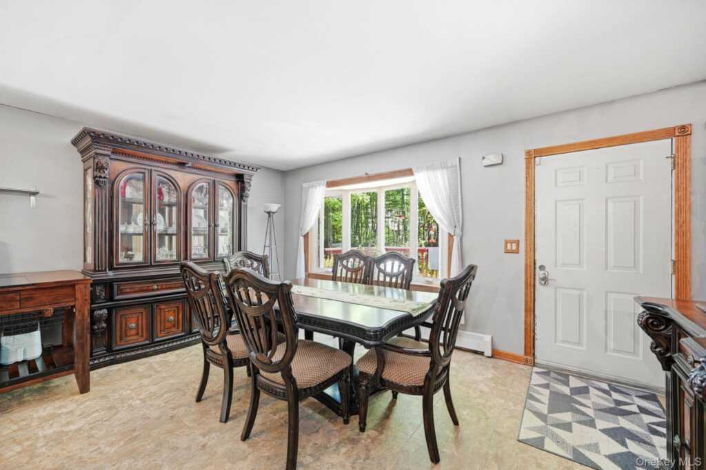 13 Diamond Court, Saugerties, NY 12477 - Photo 4 of 32