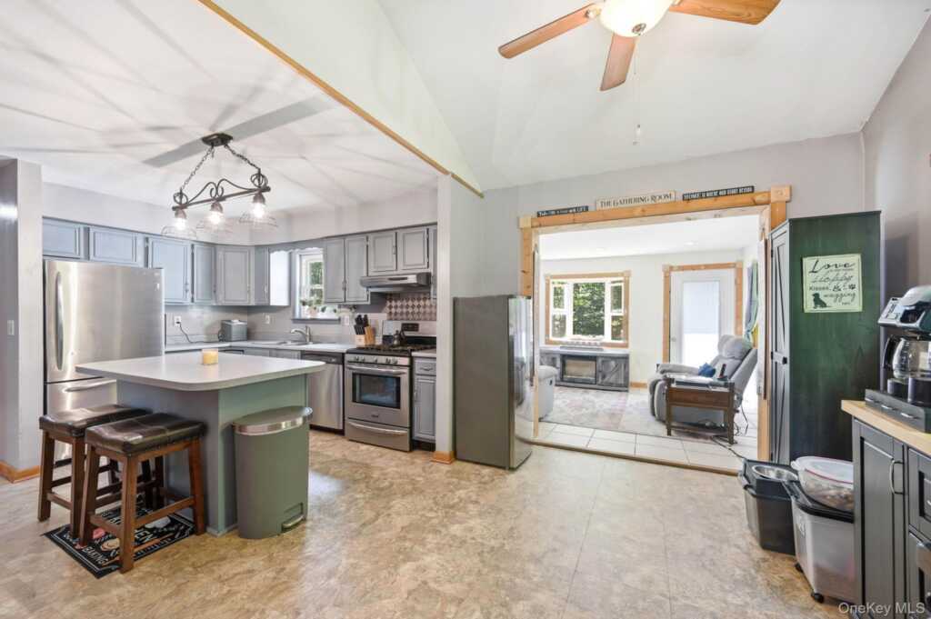 13 Diamond Court, Saugerties, NY 12477 - Photo 5 of 32