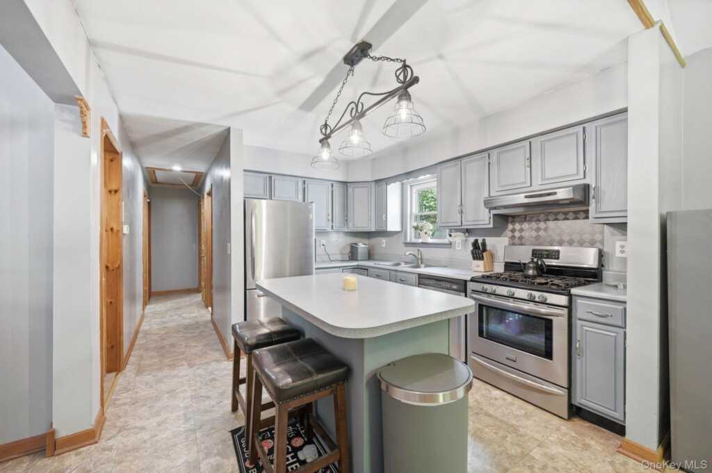 13 Diamond Court, Saugerties, NY 12477 - Photo 6 of 32