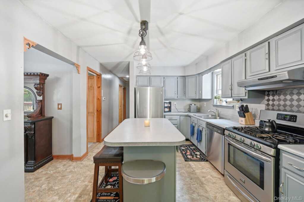 13 Diamond Court, Saugerties, NY 12477 - Photo 7 of 32