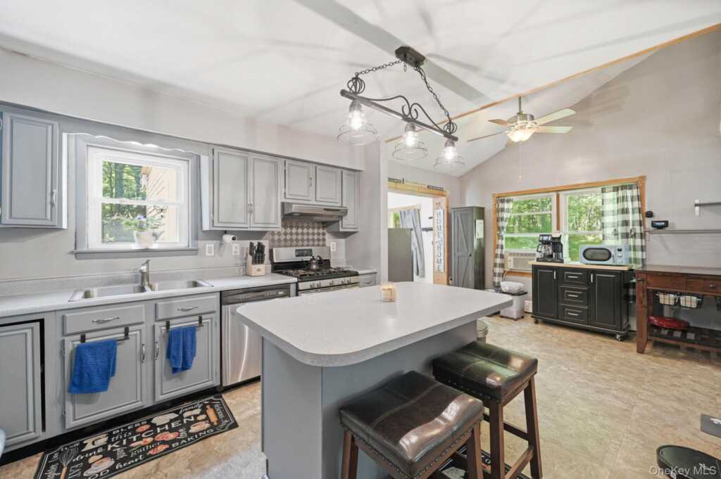 13 Diamond Court, Saugerties, NY 12477 - Photo 9 of 32