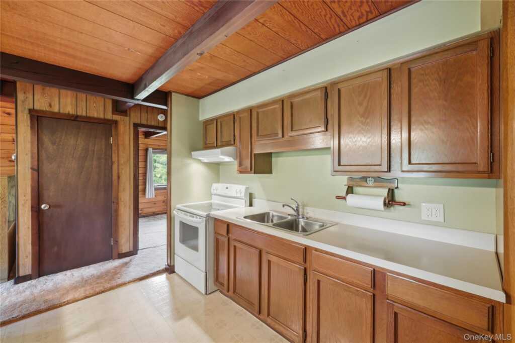 2 Linder Drive, New Paltz, NY 12561 - Photo 10 of 38