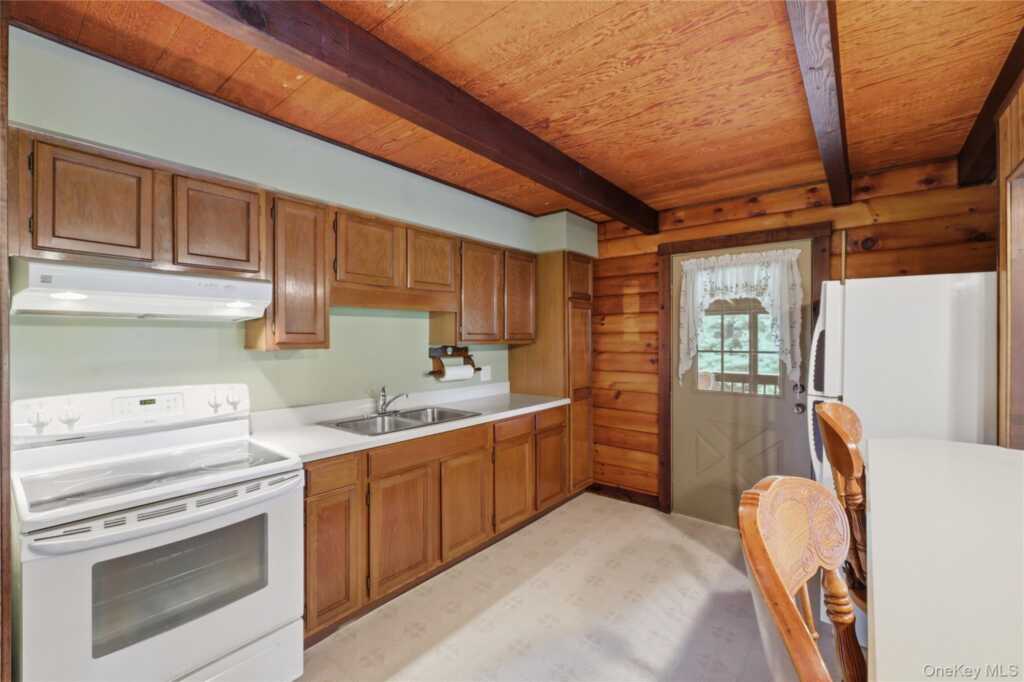 2 Linder Drive, New Paltz, NY 12561 - Photo 8 of 38