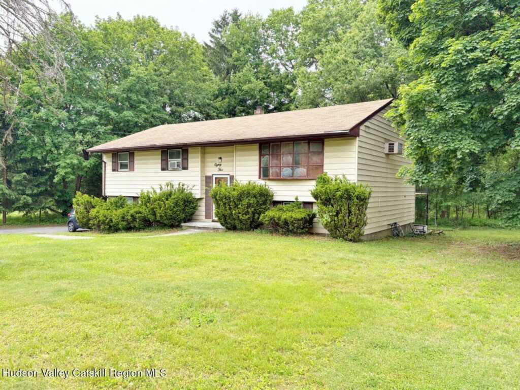85 Putt Corners Road, New Paltz, NY 12561