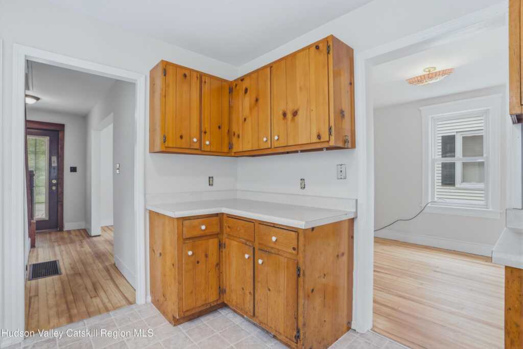 122 Andrew Street, Kingston, NY 12401 - Photo 7 of 19