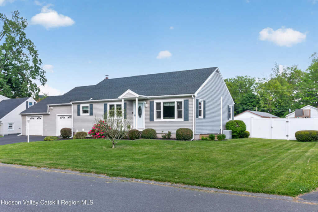 1084 Codwise Street, Kingston, NY 12401 - Photo 3 of 48