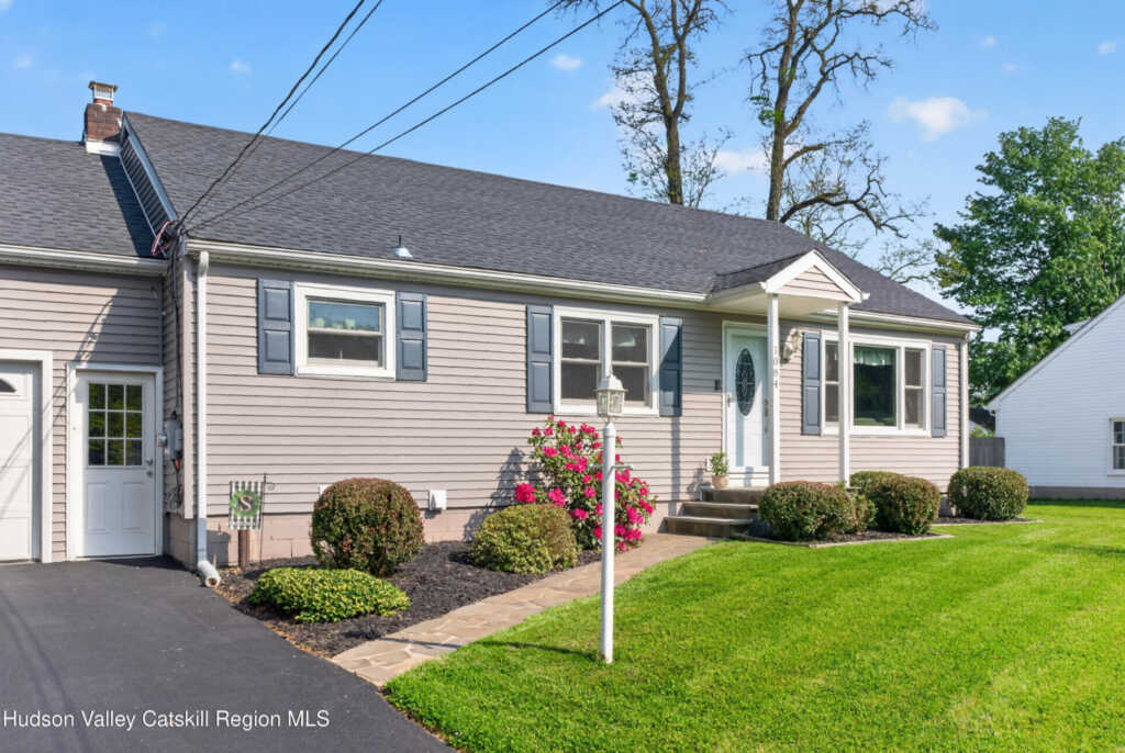 1084 Codwise Street, Kingston, NY 12401 - Photo 4 of 48