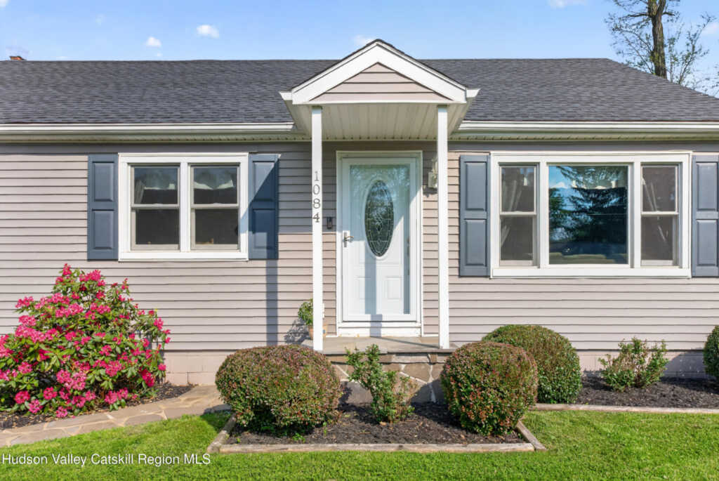 1084 Codwise Street, Kingston, NY 12401 - Photo 5 of 48