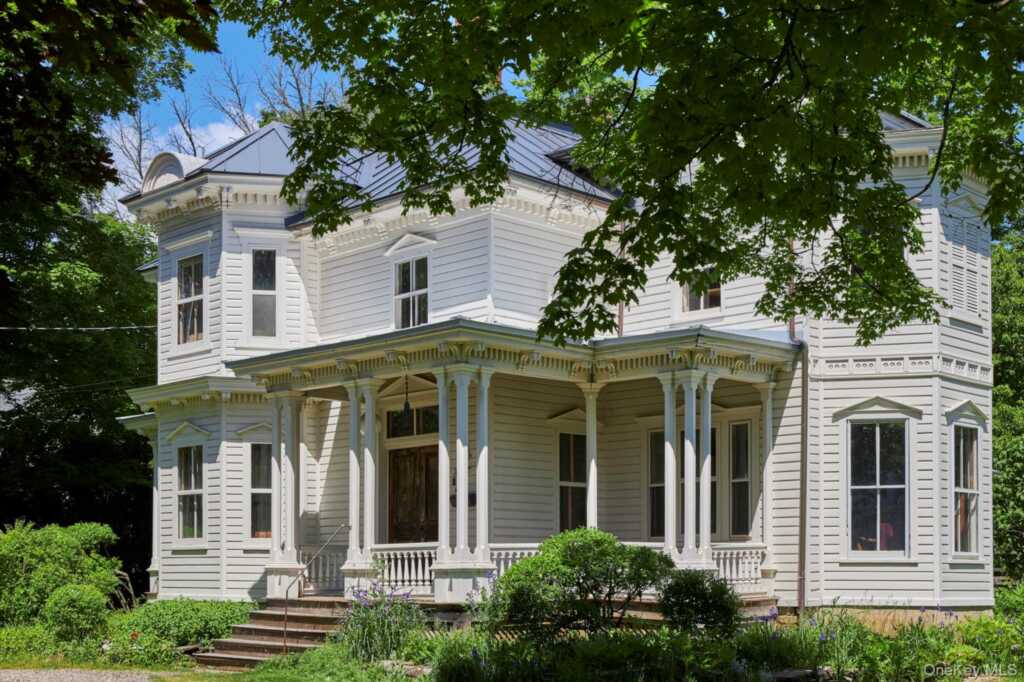 31 Chestnut Street, Rhinebeck, NY 12572 - Photo 3 of 48