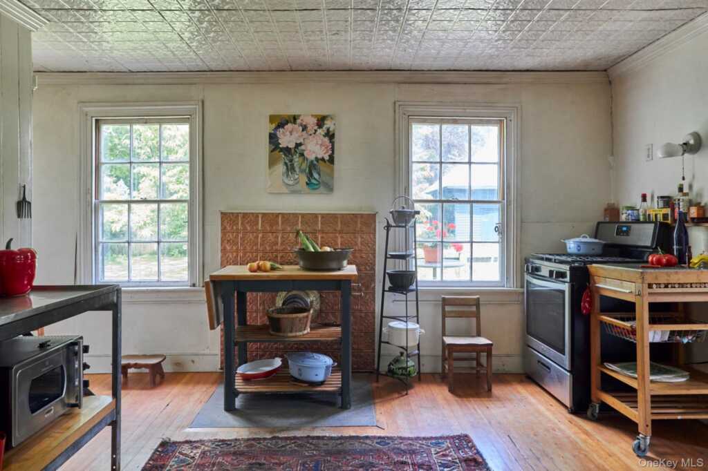 31 Chestnut Street, Rhinebeck, NY 12572 - Photo 34 of 48
