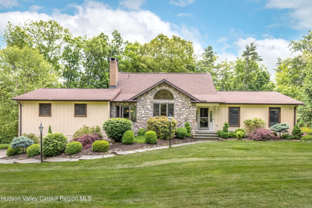 101 Elisa Landi Drive, Kingston, NY 12401 - Photo 13 of 46