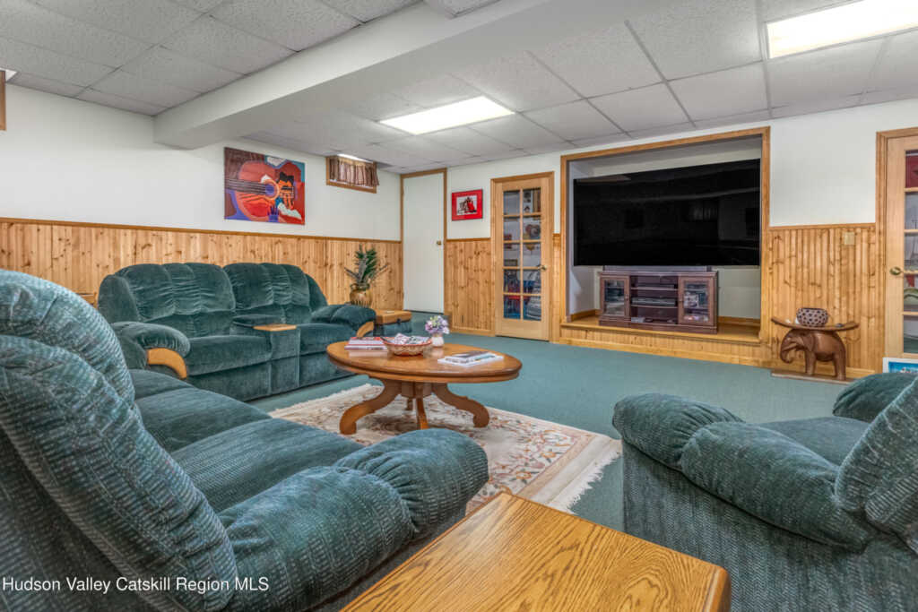 101 Elisa Landi Drive, Kingston, NY 12401 - Photo 44 of 46