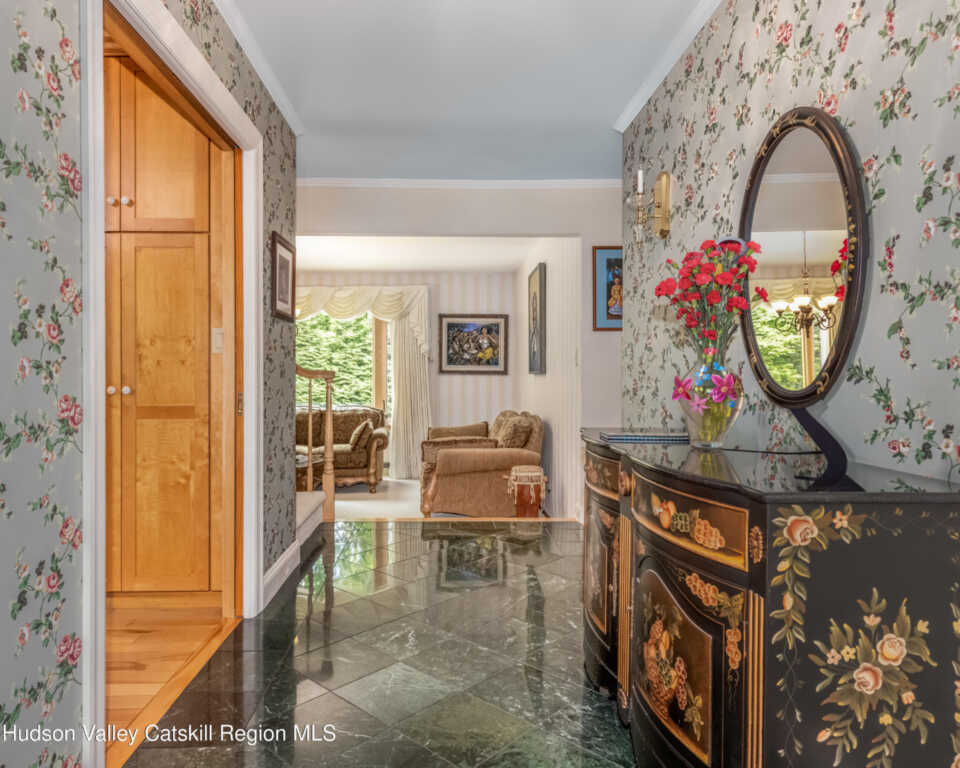 101 Elisa Landi Drive, Kingston, NY 12401 - Photo 5 of 46