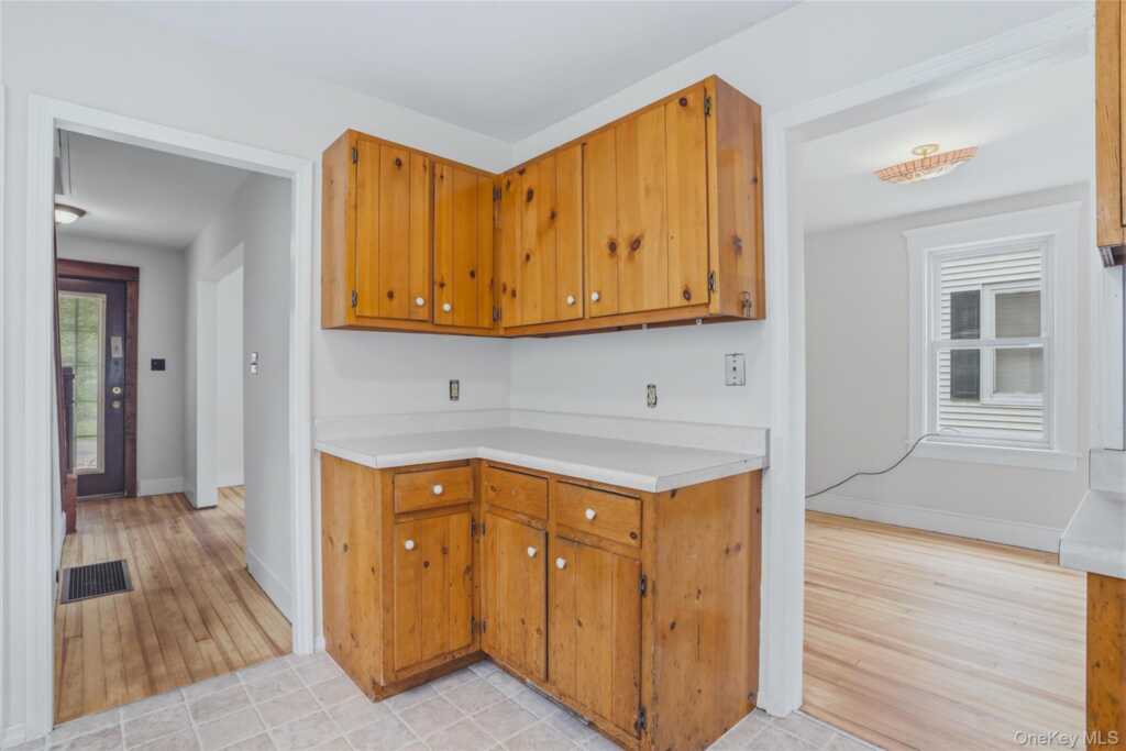 122 Andrew Street, Kingston, NY 12401 - Photo 8 of 18