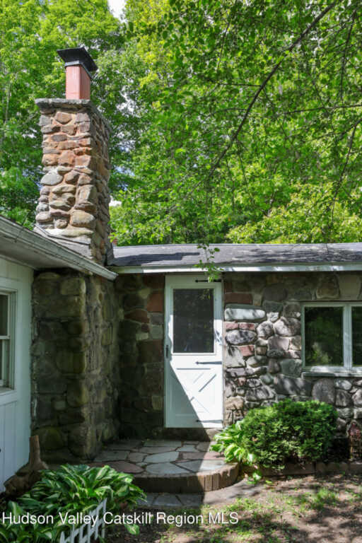 15 Highview Road, Phoenicia, NY 12464 - Photo 3 of 35
