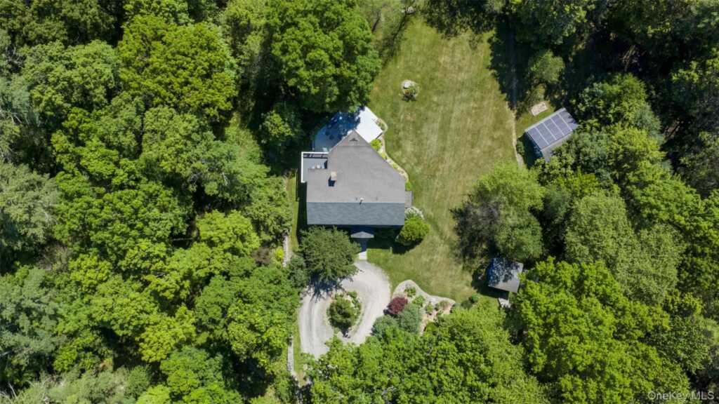 19 Blues Quarry, Woodstock, NY 12498 - Photo 2 of 37