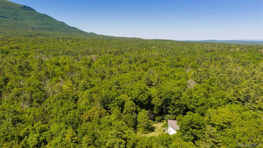 19 Blues Quarry, Woodstock, NY 12498 - Photo 31 of 37