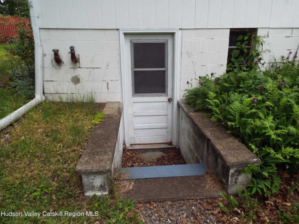 3916 Rt. 9w, Saugerties, NY 12477 - Photo 16 of 22