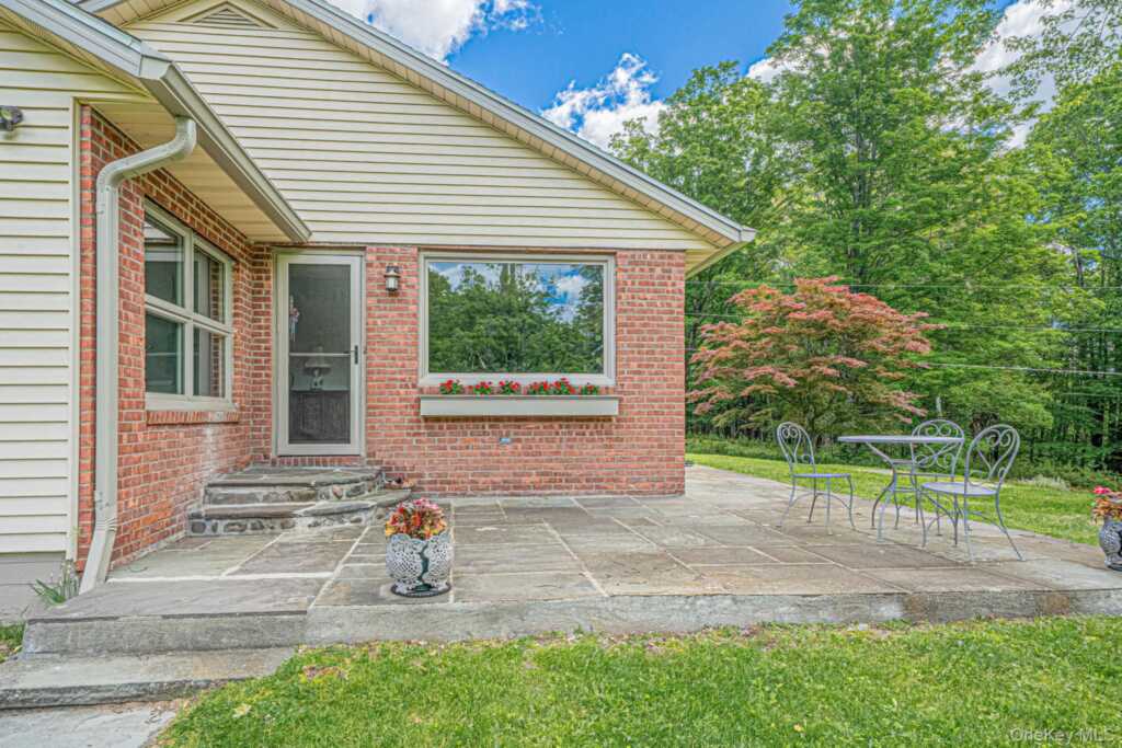 168 Jessop Road, Woodstock, NY 12495 - Photo 4 of 34