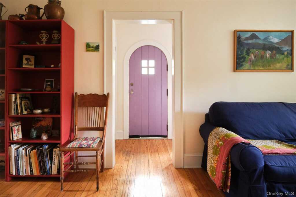 28 S Parsonage Street, Rhinebeck, NY 12572 - Photo 2 of 19