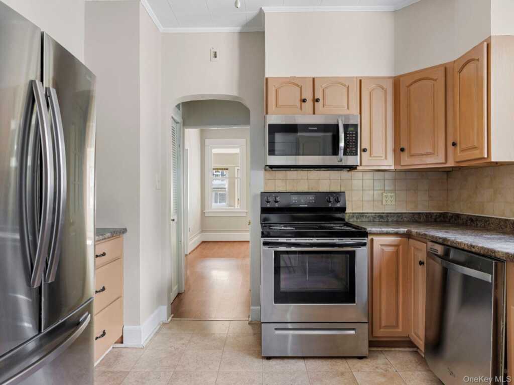 169 E Chester Street, Kingston, NY 12401 - Photo 16 of 41