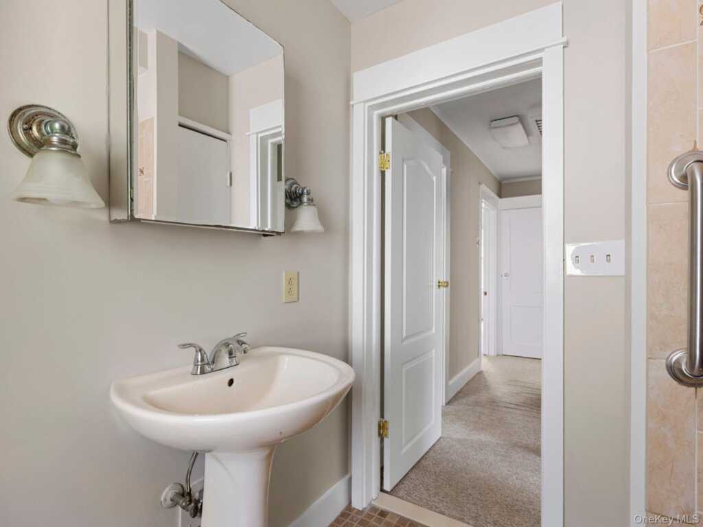 169 E Chester Street, Kingston, NY 12401 - Photo 32 of 41
