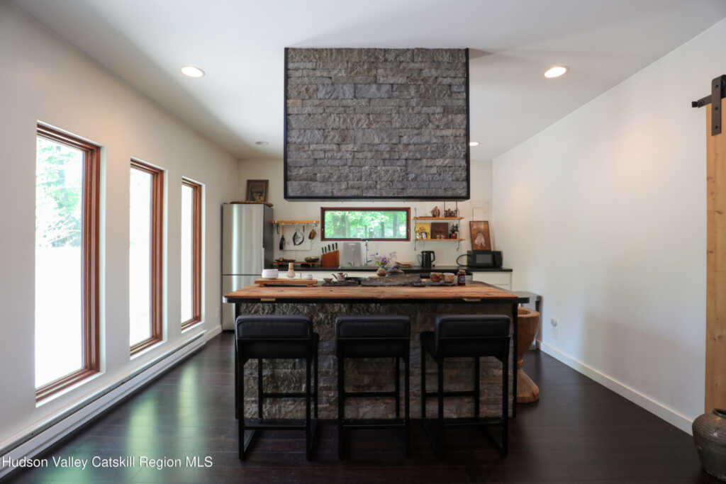 10 Fitzsimmons Lane, Woodstock, NY 12498 - Photo 11 of 34