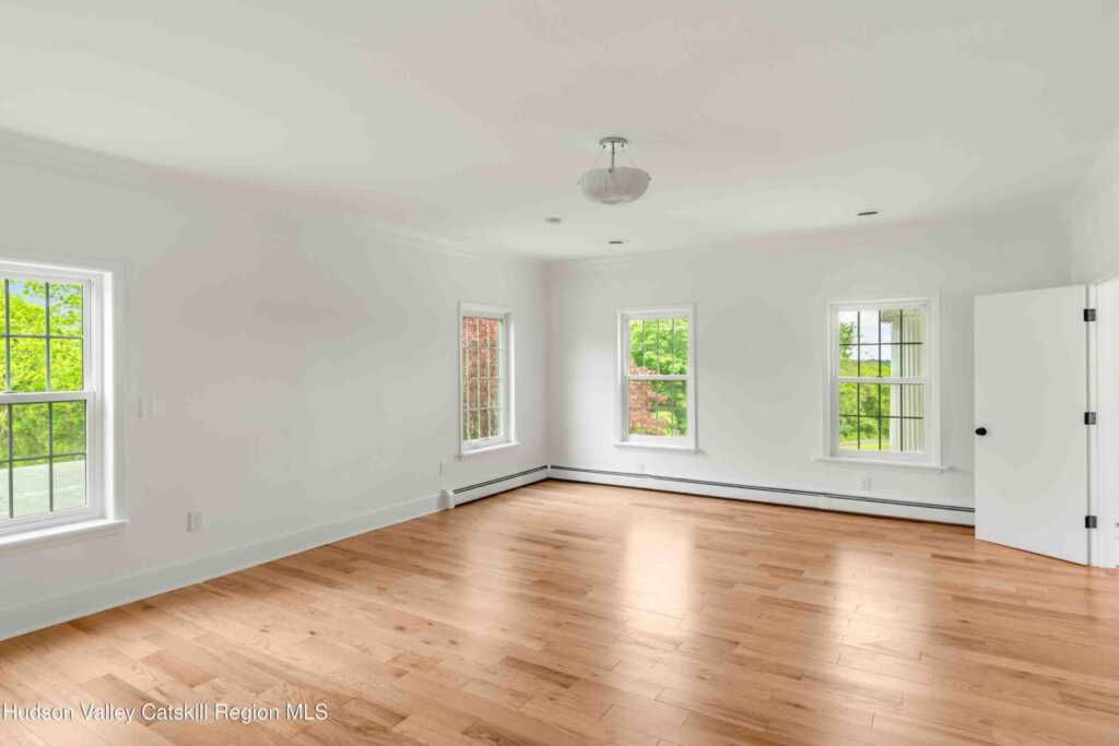 25 Glen Street, Kingston, NY 12401 - Photo 30 of 43