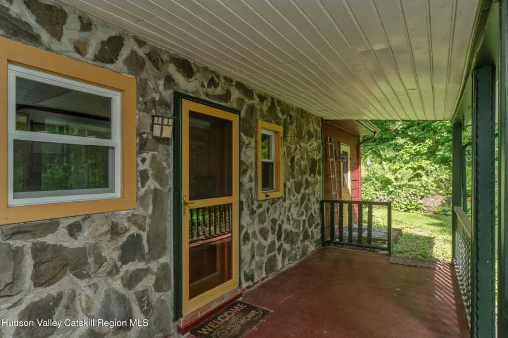 127 Zandhoek Road, Hurley, NY 12443 - Photo 5 of 46